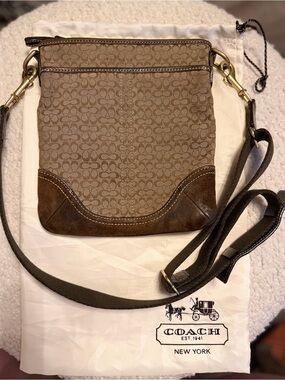 Y2K- Coach Soho Mini Signature Swingpack Crossbody Bag Brown
